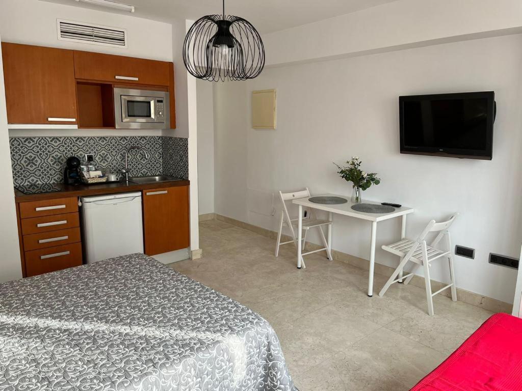 Illescas Apartamento Естепона Екстериор снимка